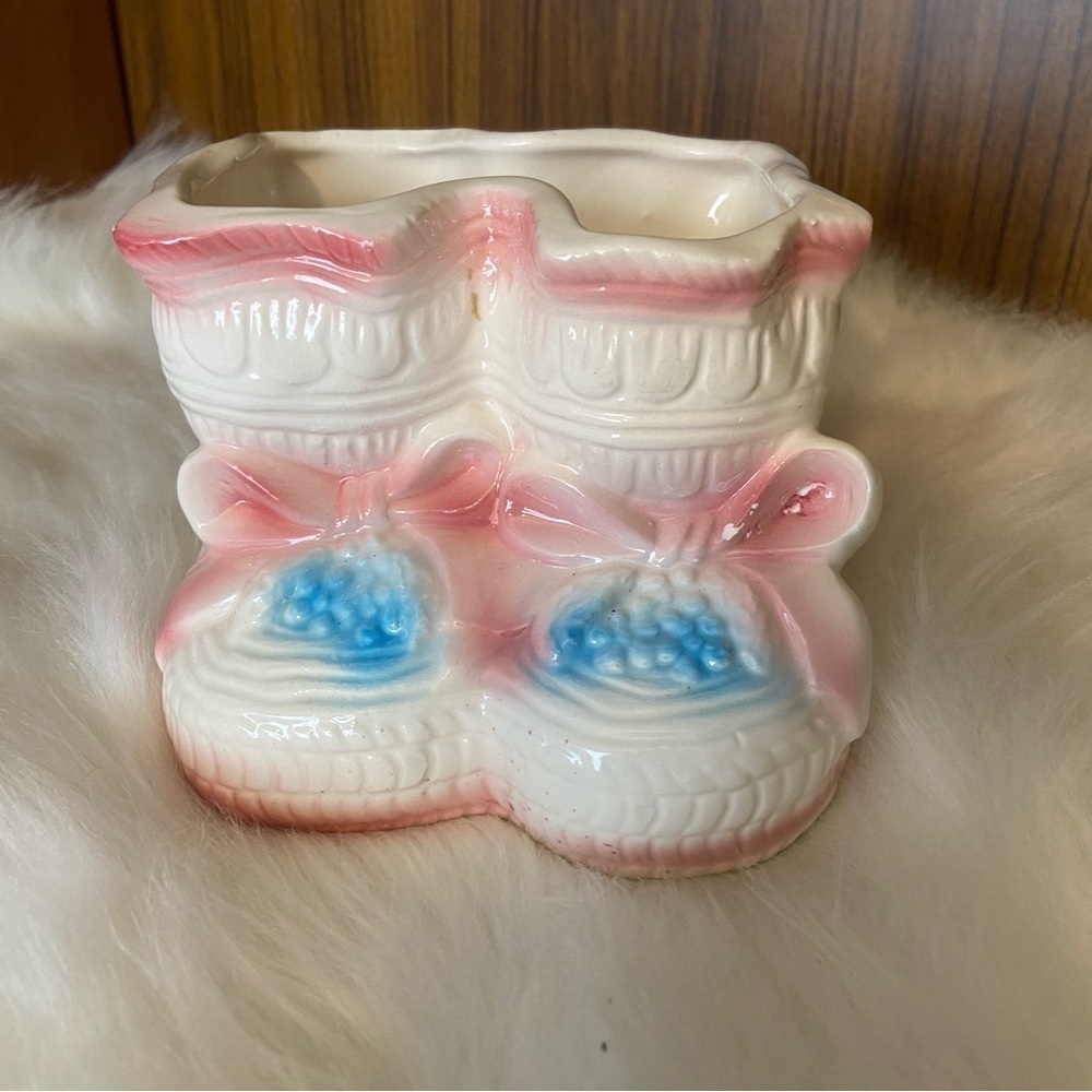 🛍️3/$30 Vintage pink & white baby booties planter made in Japan